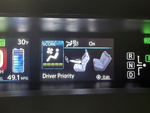 Used 2017 Toyota Prius Two image 15