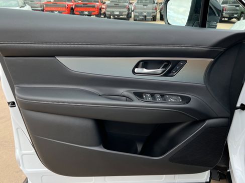 New 2025 Nissan Murano SL image 14