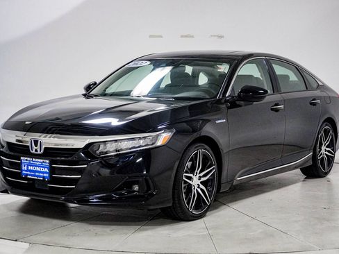 Used 2022 Honda Accord Touring image 3