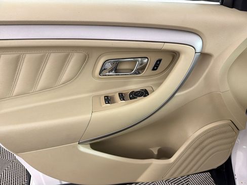 Used 2013 Ford Taurus SEL FWD image 13