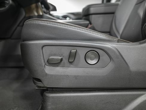 Used 2022 Chevrolet Tahoe High Country AWD/4WD image 14
