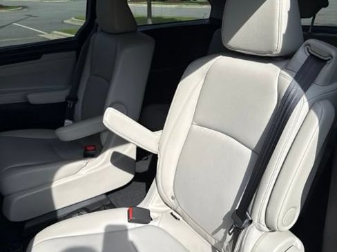Used 2026 Honda Odyssey EX-L image 12