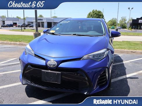 Used 2018 Toyota Corolla SE w/ SE Premium Package FWD image 12