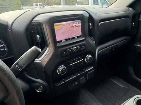 Used 2024 Chevrolet Silverado 1500 Custom image 15
