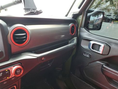 Used 2021 Jeep Gladiator Sport image 24