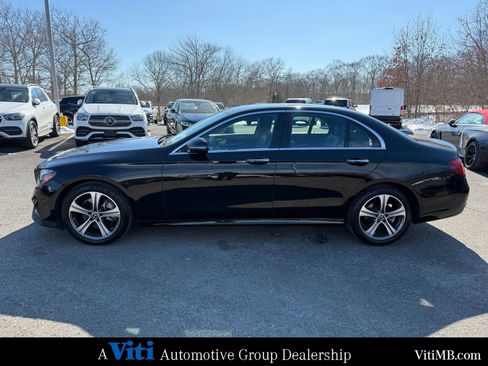 Used 2018 Mercedes-Benz E 300 4MATIC image 5