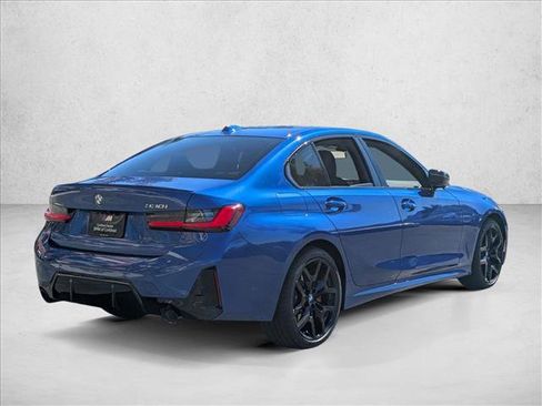 Used 2026 BMW 330i Sedan w/ M Sport Package RWD image 5