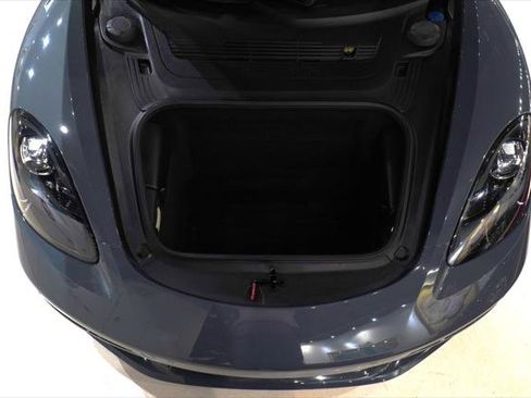 Used 2018 Porsche 718 Cayman RWD image 10