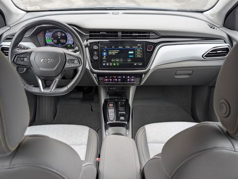 Used 2023 Chevrolet Bolt EUV Premier image 22