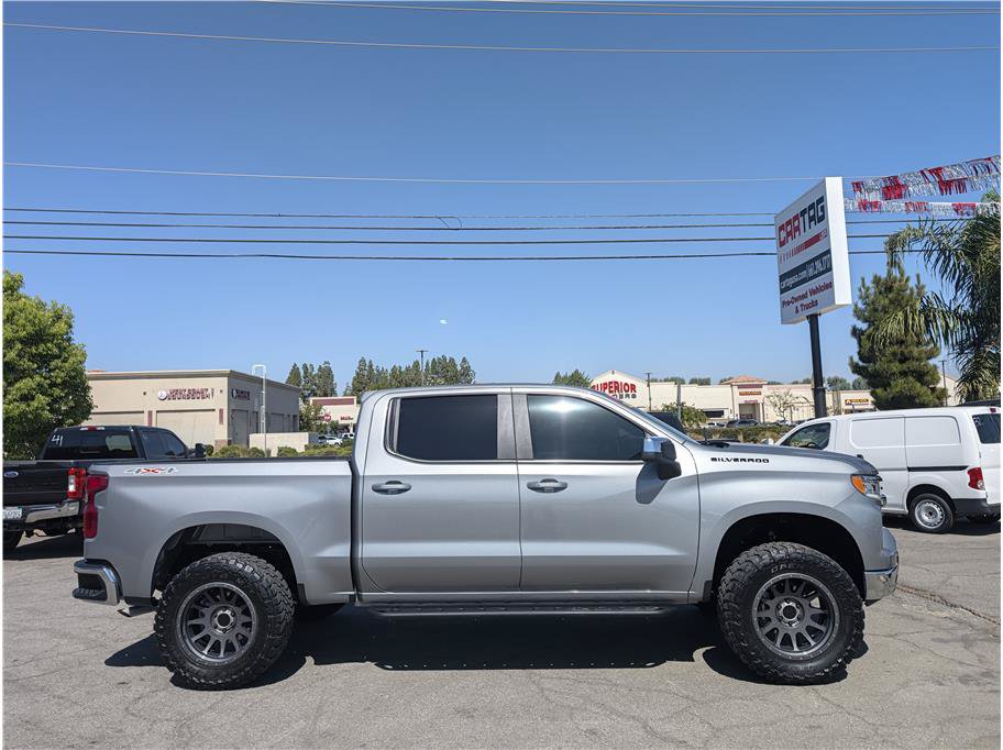 Used 2024 Chevrolet Silverado 1500 LT AWD/4WD image 4