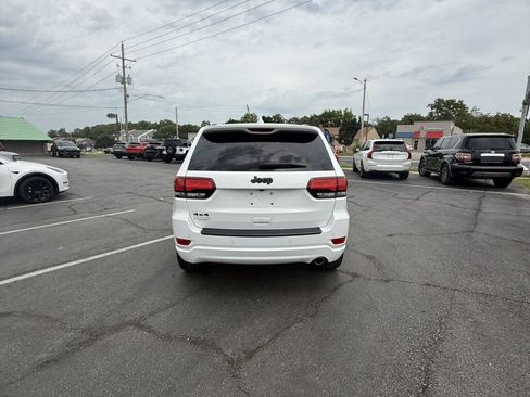 Used 2020 Jeep Grand Cherokee Altitude AWD/4WD image 12