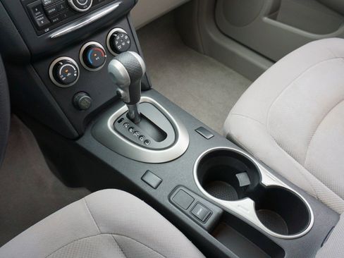 Used 2013 Nissan Rogue S image 16