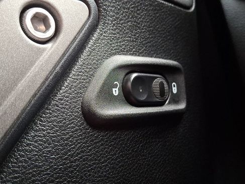 Used 2018 Jeep Wrangler Unlimited Sport S AWD/4WD image 24