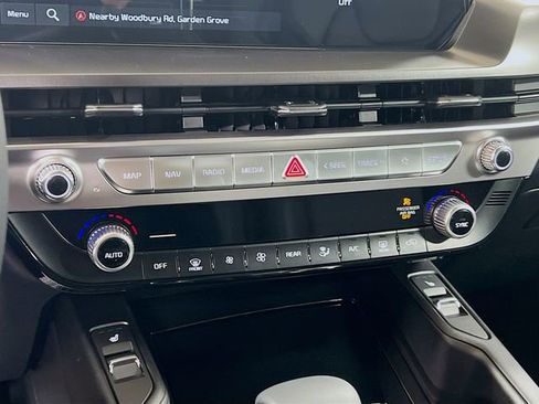 New 2025 Kia Telluride S image 16