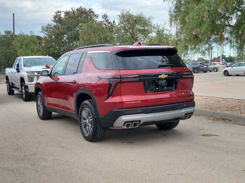 Used 2026 Chevrolet Traverse LT FWD image 6