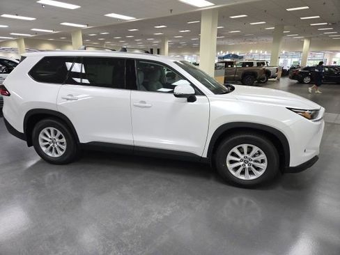 New 2026 Toyota Grand Highlander AWD image 5