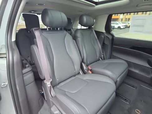 New 2027 Kia Carnival SX Prestige FWD image 20