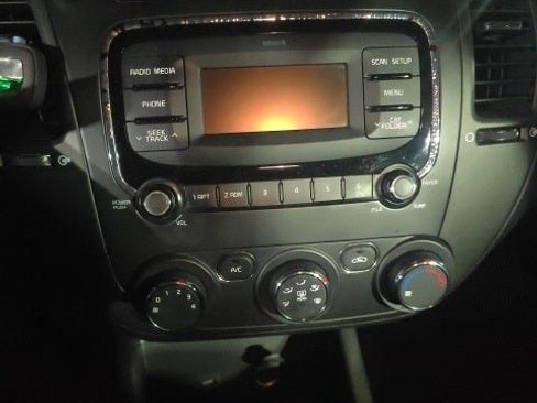 Used 2017 Kia Forte LX image 6