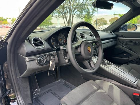 Used 2025 Porsche 718 Cayman GT4 RS RWD image 40