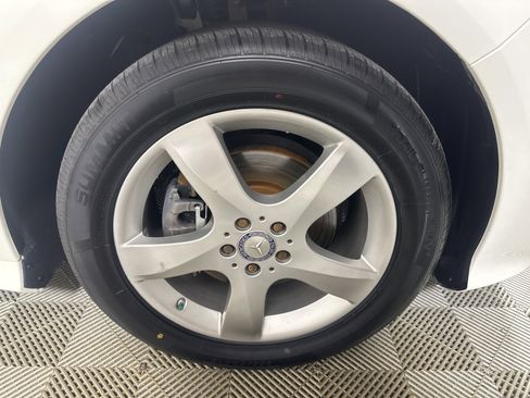 Used 2011 Mercedes-Benz R 350 4MATIC image 26