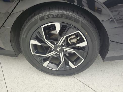Used 2025 Hyundai Sonata SEL FWD image 25