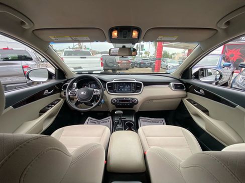 Used 2019 Kia Sorento LX image 20
