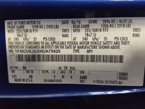 Used 2017 Ford Escape Titanium FWD image 33