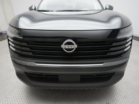 Certified 2025 Nissan Kicks SV image 21