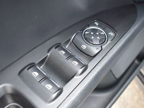 Used 2017 Ford Fusion SE image 18