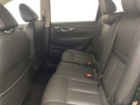 Used 2018 Nissan Rogue SL FWD image 18