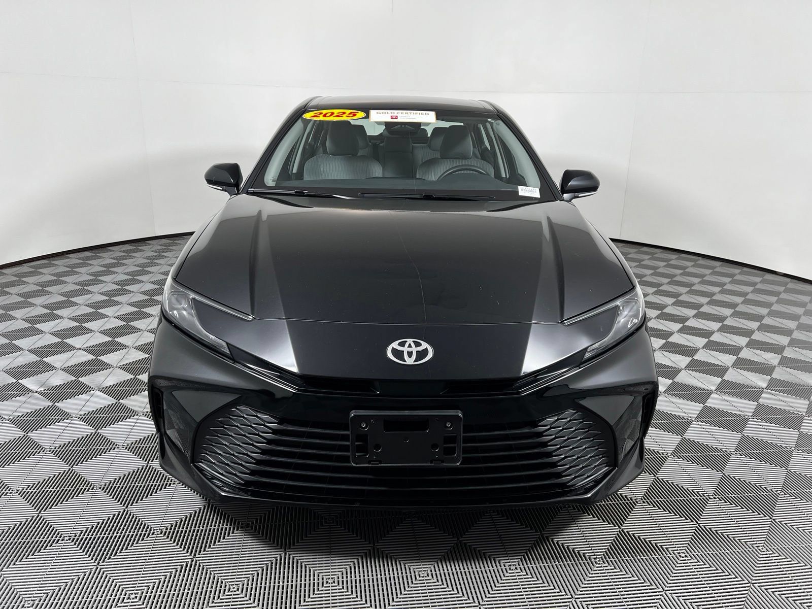 Certified 2025 Toyota Camry LE FWD image 2