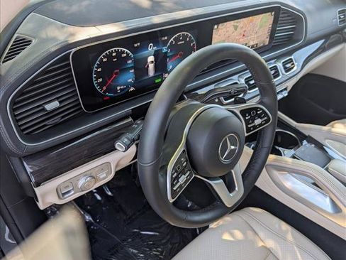 Used 2022 Mercedes-Benz GLS 450 4MATIC image 11