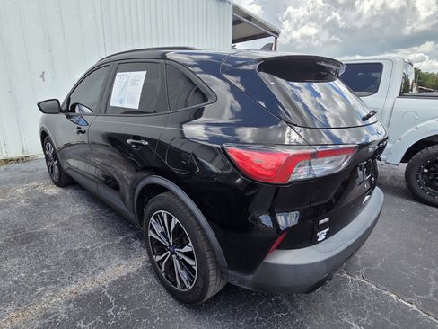 Used 2022 Ford Escape SE w/ SE Sport Appearance Package FWD image 5