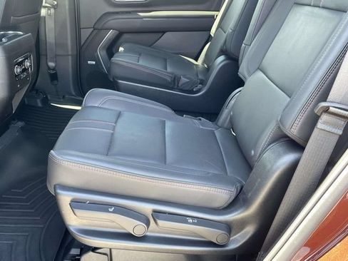 Used 2022 Chevrolet Tahoe RST w/ Luxury Package AWD/4WD image 12