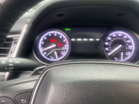 Used 2022 Toyota Camry SE w/ Cold Weather Package image 22