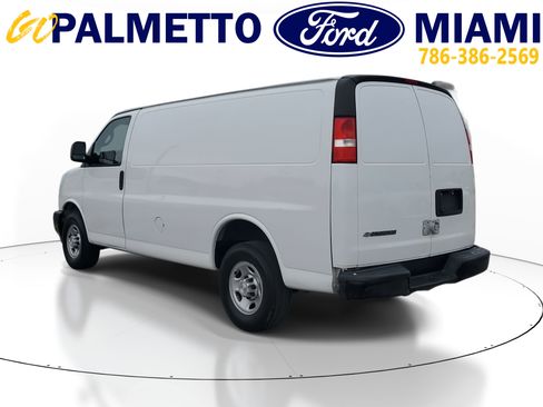 Used 2018 Chevrolet Express 2500 CARGO image 4
