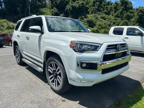 Used 2024 Toyota 4Runner Limited AWD/4WD image 2