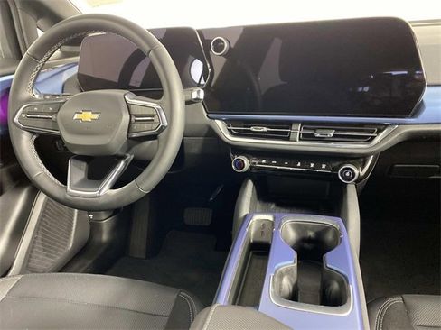 Used 2024 Chevrolet Equinox EV LT image 15