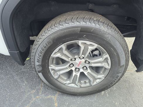 New 2026 GMC Sierra 1500 SLT w/ SLT Convenience Package image 7