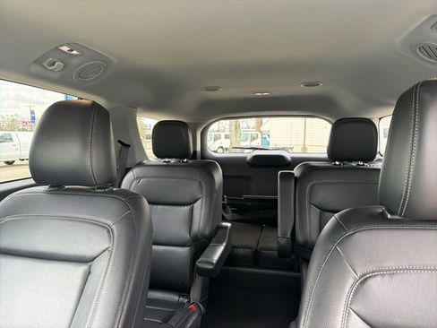 Used 2021 Ford Explorer XLT w/ Equipment Group 202A image 28