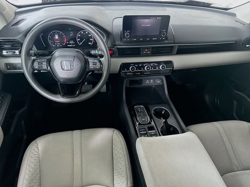 Used 2023 Honda Pilot LX image 18