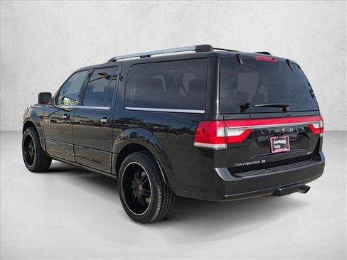 Used 2015 Lincoln Navigator L 4WD image 8