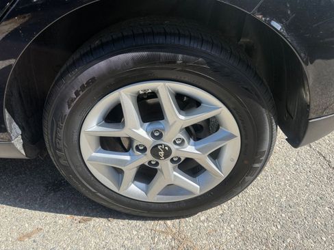 Used 2025 Kia Soul LX w/ LX Technology Package image 25