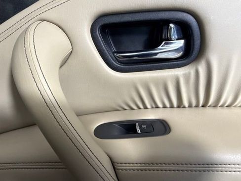 Used 2022 Nissan Armada SV w/ SV Appearance Package image 33