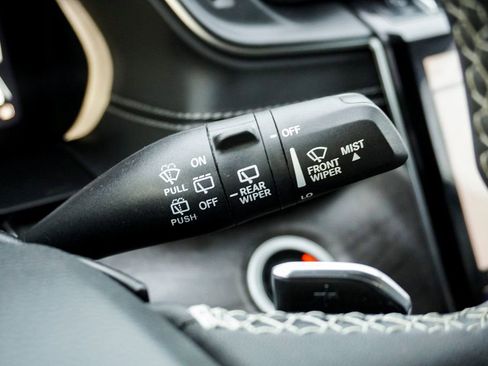 Used 2023 Jeep Grand Cherokee Limited w/ Luxury Tech Group II image 27