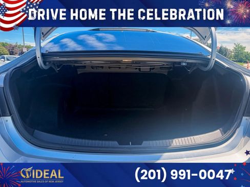 Used 2019 Chevrolet Malibu LT FWD image 9