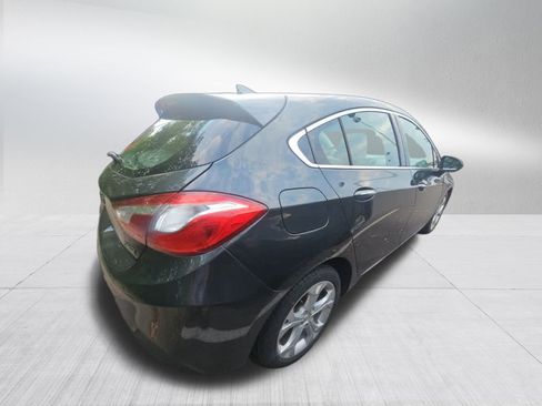 Used 2018 Chevrolet Cruze Premier FWD image 4
