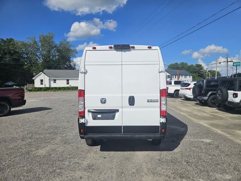 Used 2024 RAM ProMaster 2500 w/ Convenience Group FWD image 6