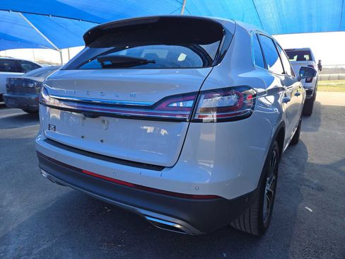 Used 2021 Lincoln Nautilus Reserve image 4