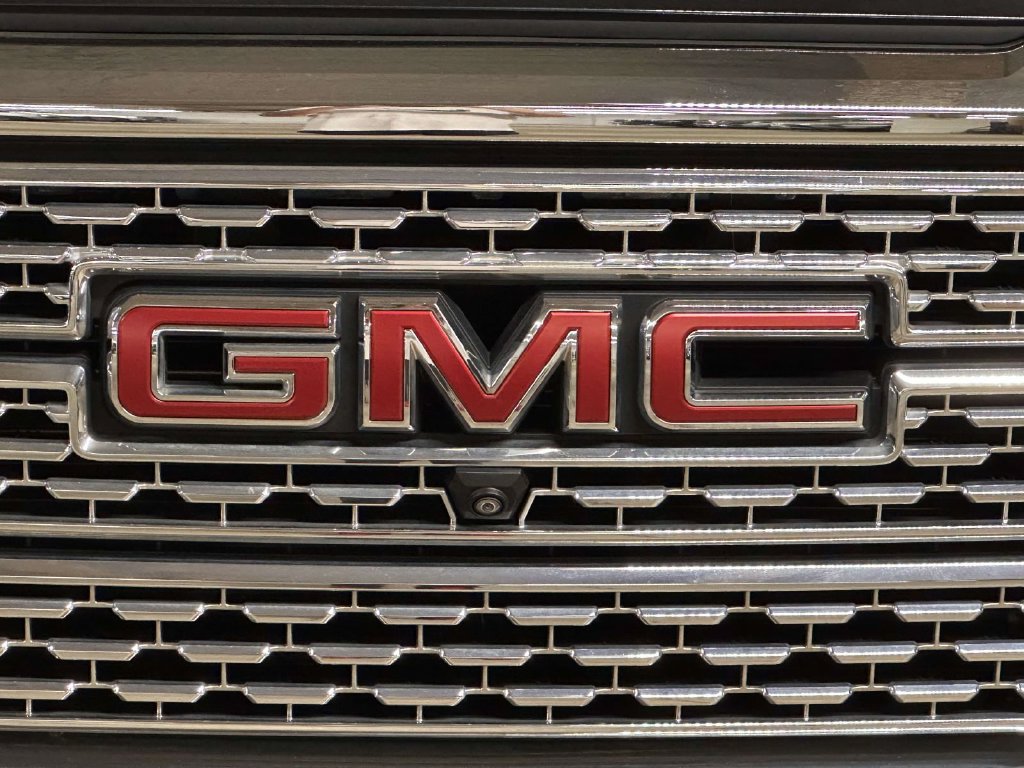 Certified 2020 GMC Sierra 1500 Denali w/ Denali Premium Package AWD/4WD image 8